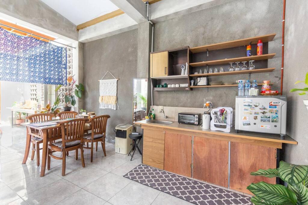 Teras Sabin Hotel Ngabean Екстериор снимка